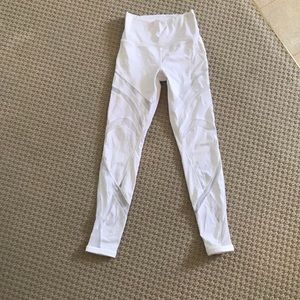 white lululemon leggings size 6